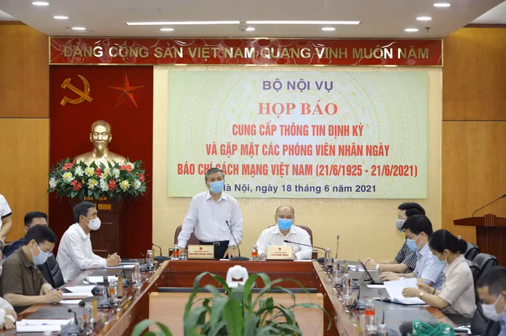 Họp báo cung cấp thông tin định kỳ và gặp mặt các phóng viên nhân Ngày Báo chí cách mạng Việt Nam (21/6/1925 - 21/6/2021). Ảnh: VGP/Giang Thanh