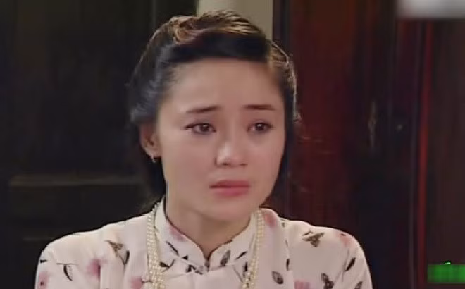 Chị kết hôn lần thứ hai vào năm 2010. Là người cầu toàn trong việc vun đắp tổ ấm, chị bị stress nặng khi luôn cố gắng chu toàn cả công việc và gia đình. Để tập trung chăm sóc chồng con, Quách Thu Phương rút lui khỏi làng giải trí suốt một thời gian dài.