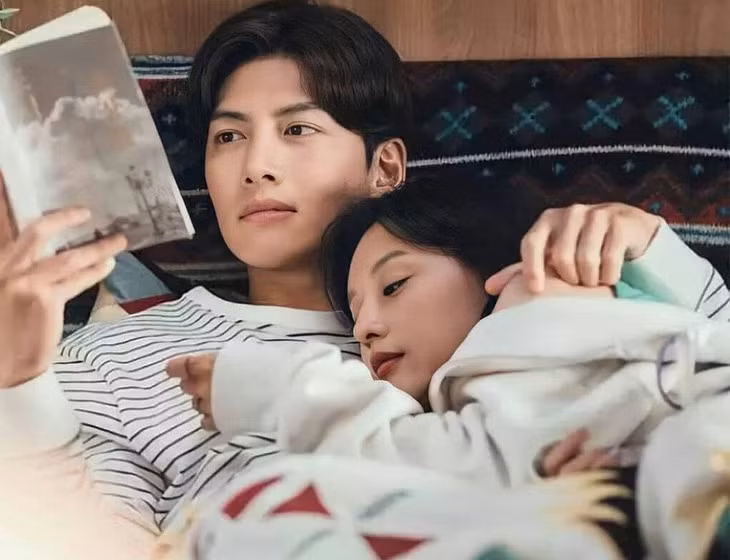 Cuộc sống của dàn sao 'Hậu Duệ Mặt Trời' hiện ra sao? ảnh 8 Cuoc song cua dan sao 'Hau Due Mat Troi' hien ra sao? anh 8