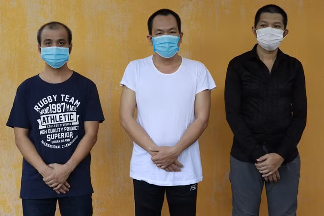 Các đối tượng Nguyễn Hoài Nhân, Nguyễn Thành Nghi và Phạm Quang Phú tại cơ quan Công an.