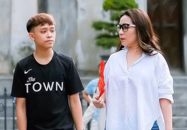 Quản lý Diễm Phạm cho biết mới đưa cháu của Hồ Văn Cường lên TP.HCM nuôi.