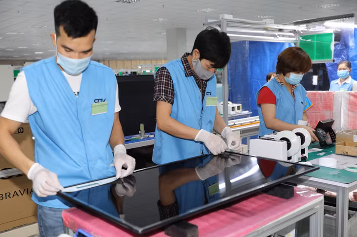 Dự kiến giá trị xuất khẩu của các doanh nghiệp tại KCN Đông Mai năm 2021 sẽ đạt khoảng 1 triệu USD, là điển hình về hoàn thành “mục tiêu kép” năm 2021 của tỉnh Quảng Ninh.