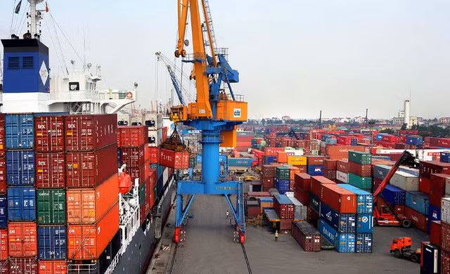 Kiến nghị thành lập tổ công tác gỡ khó về logistics, thiếu container - Ảnh 1.