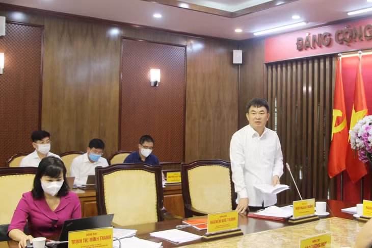 Đồng chí Ngô Hoàng Ngân, Phó Bí thư Thường trực Tỉnh ủy, phát biểu tại cuộc họp.