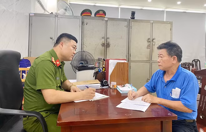 Trần Xuân Vỹ tại Cơ quan Công an.