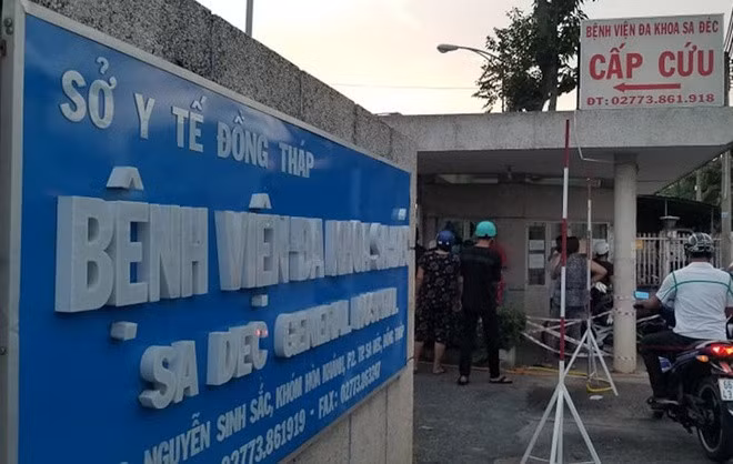 BN15182 là công nhân, con của BN14437, được phát hiện dương tính nCoV tại Bệnh viện Đa khoa Sa Đéc. Ảnh: Đình Đình.