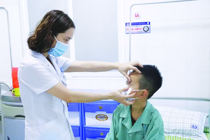 Trả giá bằng tính mạng vì sợ đi khám mùa COVID