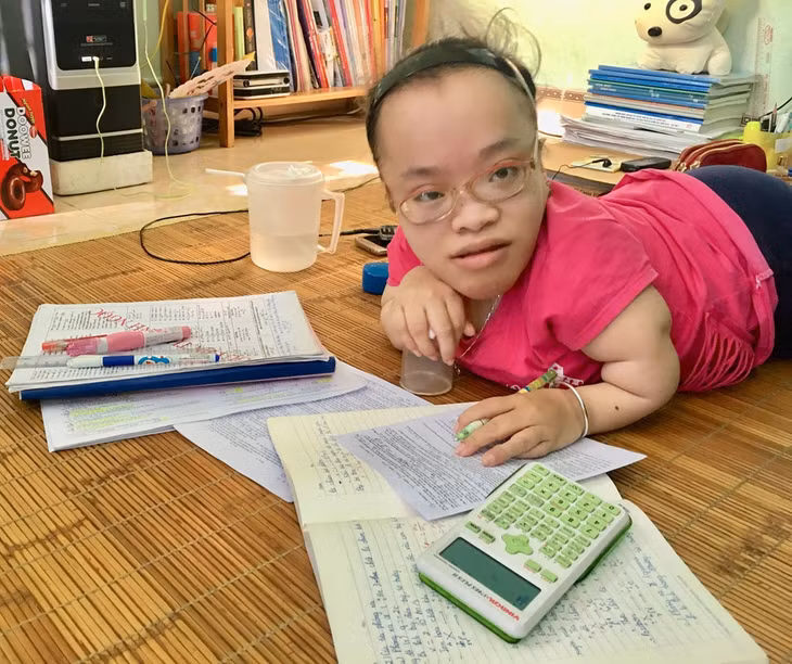 Ước mơ của Phạm Thị Hoài Thương là được trở thành một kế toán viên để giúp đỡ mẹ.