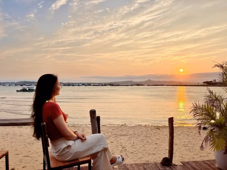 Cảnh đẹp Cô Tô làm say lòng du khách. Ảnh: Thu Sao (CTV)