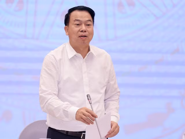 Thứ trưởng Bộ Tài chính Nguyễn Đức Chi thông tin về việc thanh tra toàn diện thị trường bảo hiểm nhân thọ - Ảnh: VGP/Nhật Bắc