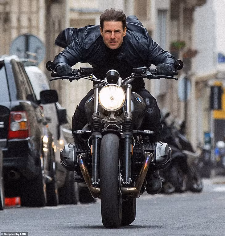 Tom Cruise nỗ lực mang đến những cảnh hành động mãn nhãn cho khán giả - Ảnh: Paramount Pictures