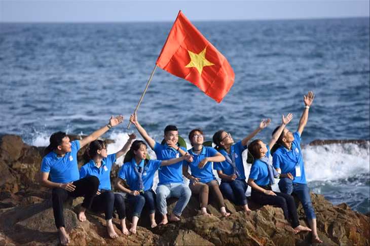 Ðẩy mạnh giáo dục về chủ quyền quốc gia cho giới trẻ.