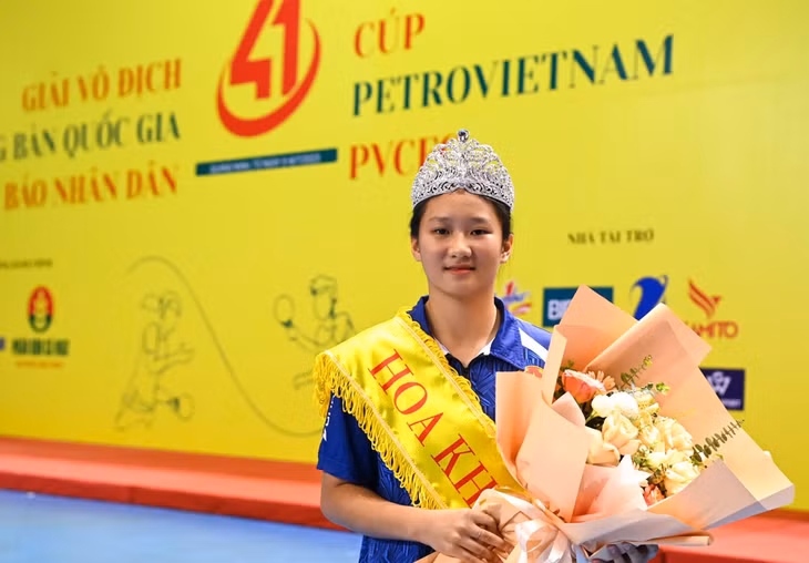 ... cho VĐV Trần Diệu Linh của Quân đội.