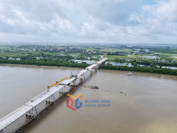 Toàn cảnh cầu Sông Chanh 3 nhìn từ trên cao. Ảnh do đơn vị cung cấp