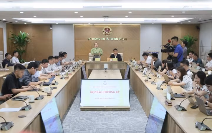 Quang cảnh buổi họp báo.