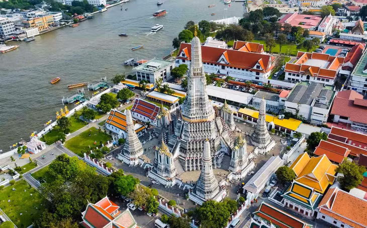 Chùa Wat Arun mang ý là “Ngôi chùa bình minh”, được xây dựng vào khoảng thế kỷ 17, là một trong những ngôi chùa cổ ở Thái Lan. Ảnh: Vương Lộc