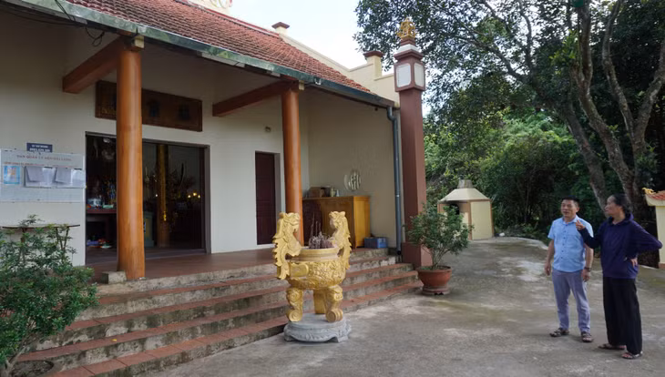 Đền Đức ông Hoàng Cần ở thôn Hà Dong, xã Hải Lạng.