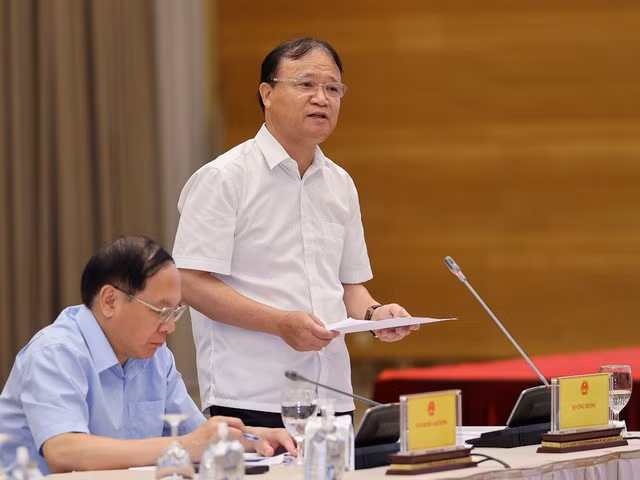 Thứ trưởng Bộ Công Thương Đỗ Thắng Hải: Công tác vận hành hệ thống điện trong tháng 7 dự kiến còn khó khăn, đặc biệt là hệ thống điện miền Bắc khi thời tiết được dự báo còn xảy ra các đợt nắng nóng - Ảnh: VGP/Nhật Bắc