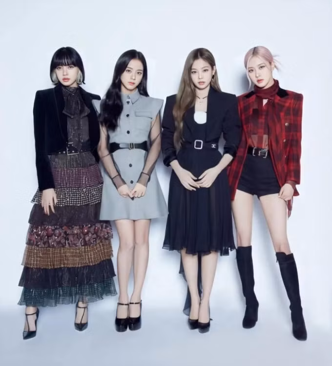 Nhóm Blackpink dự kiến có mặt ở Hà Nội vào khuya 28/7 để chuẩn bị cho hai đêm diễn đầu tiên ở Việt Nam.
