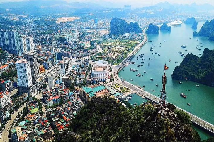 Quảng Ninh bị ảnh hưởng bởi đại dịch khiến hoạt động kinh tế - xã hội đình trệ