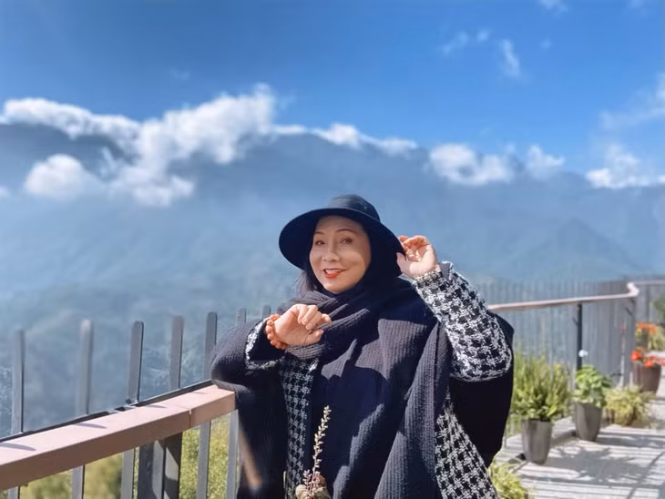 NSND Bạch Tuyết trong một chuyến du lịch hồi tháng 2 (Ảnh: Facebook nhân vật).