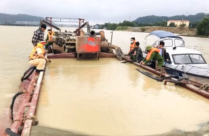 Thủ tướng yêu cầu quản lý chặt chẽ việc khai thác cát, sỏi trên sông theo đúng quy định của pháp luật. (Ảnh minh họa).