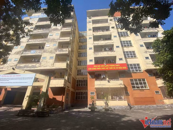 Đại Học Hải Phòng nơi có ký túc xá vi phạm PCCC khiến sinh viên phải rời đột ngột trong đêm tìm chỗ ở.