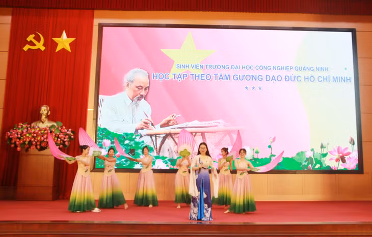 Hội thi Olympic các môn khoa học Mác - Lênin và tư tưởng Hồ Chí Minh do Tỉnh Đoàn - Hội sinh viên Việt Nam tỉnh tổ chức góp phần hiệu quả trong công tác giáo dục tư tưởng chính trị cho sinh viên.