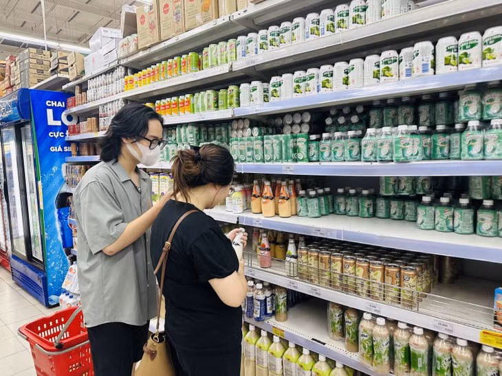 Nhiều băn khoăn về việc áp dụng thuế tiêu thụ đặc biệt với nước giải khát có đường.