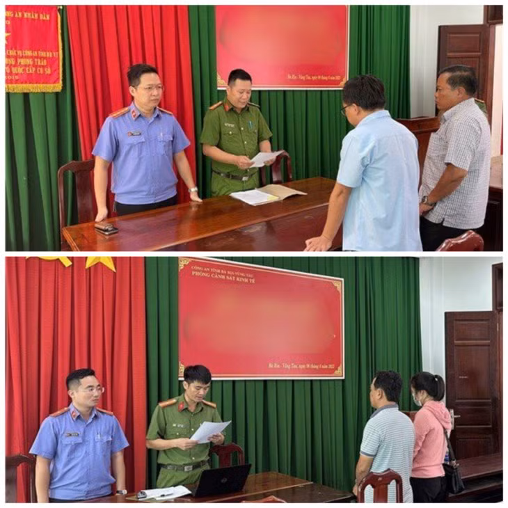 Cơ quan chức năng tống đạt các Quyết định khởi tố bị can phạm tội “Đưa hối lộ”.
