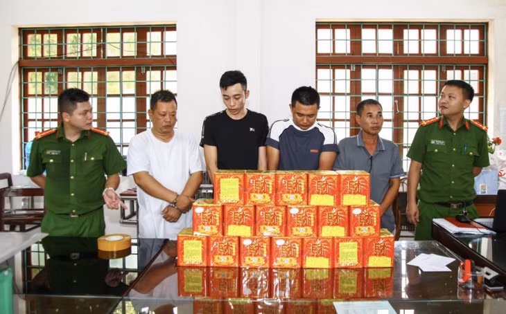 Các đối tượng và số pháo nổ thu được.