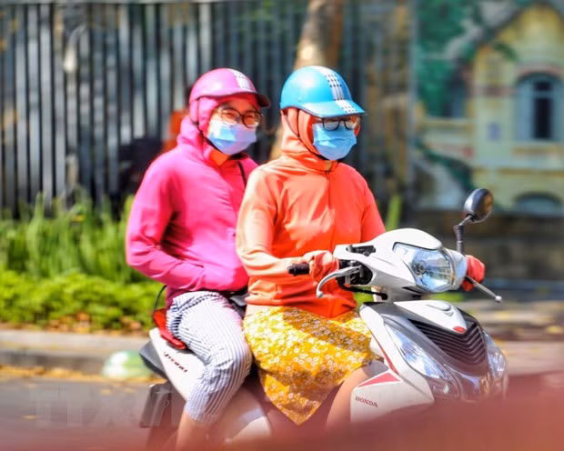 Nang nong dien rong xay ra tai cac khu vuc tren ca nuoc trong ngay 7/7 hinh anh 1