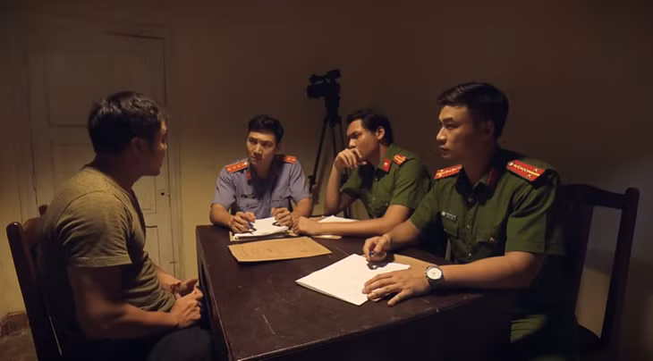 Phim được chuyển thể từ tiểu thuyết cùng tên của nhà văn Phạm Ngọc Tiến.
