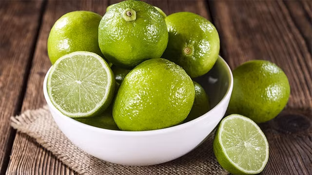 Chanh là nguồn cung cấp vitamin C dồi dào, rất cần thiết cho một thai kỳ khỏe mạnh.