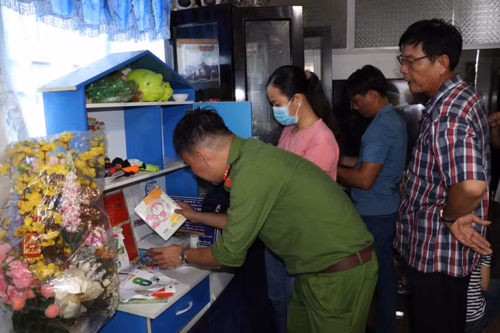 Lực lượng Công an khám xét nơi ở của Xuyến.