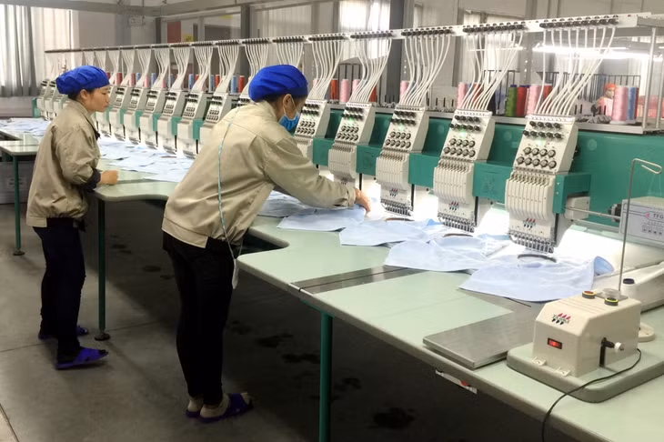Sản xuất khăn tắm, khăn mặt cao cấp tại Công ty TNHH Đại Đông Việt Nam (KCN Cảng biển Hải Hà).