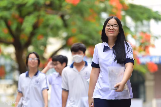 Thí sinh dự thi tốt nghiệp THPT tại TP HCM hôm 28/6. Ảnh: Thanh Tùng