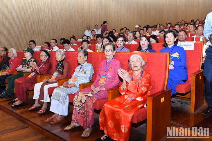 Các đại biểu tham dự Hội nghị.