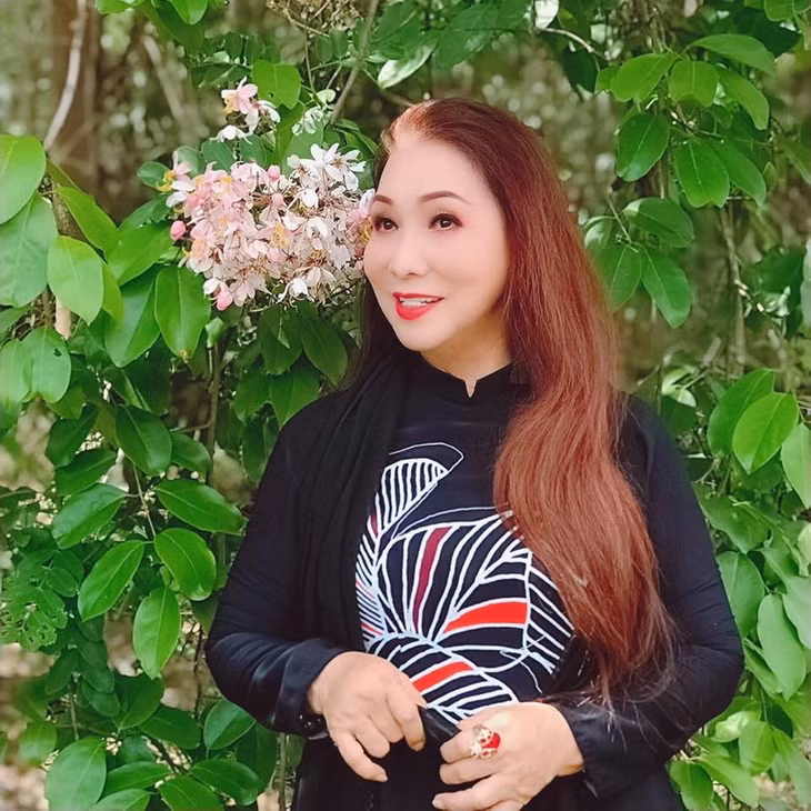 Những năm sau này, nghệ sĩ cải lương Bạch Tuyết hiếm khi chia sẻ về đời tư (Ảnh: Facebook nhân vật).