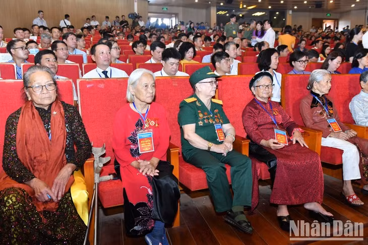Các đại biểu tham dự Hội nghị