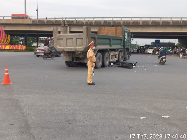 Hiện trường vụ tai nạn tại Hà Nam khiến một người phụ nữ tử vong. Ảnh: CACC