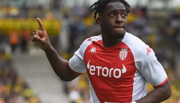 Axel Disasi sắp đến Chelsea.