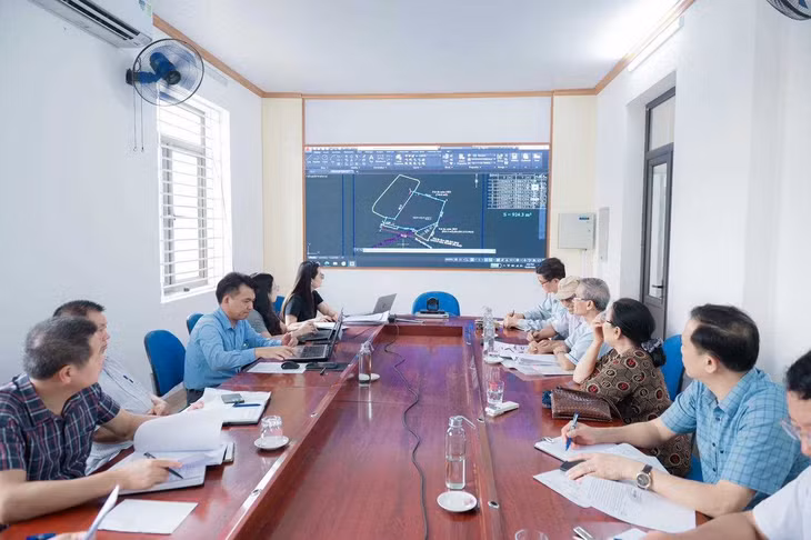 Phường Hoàng Quế tiếp, giải quyết kiến nghị của người dân về cấp GCNQSDĐ, 15/7/2025. Ảnh: Đơn vị cung cấp