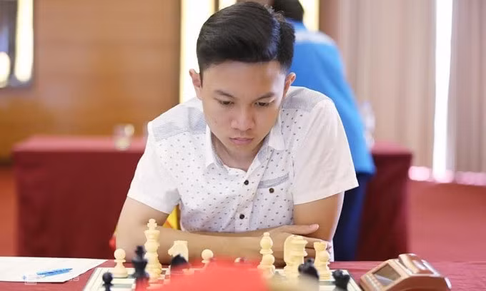 Kỳ thủ Minh Thiên đoạt HC vàng U18 châu Á 2021, với cách biệt 1,5 điểm. Ảnh: Xuân Bình