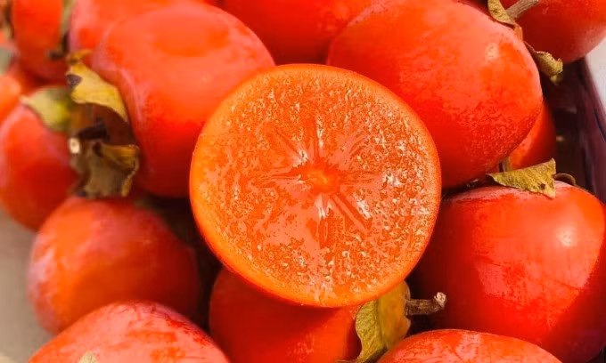 Hồng thạch Trung Quốc mỗi kg khoảng 24-26 quả. Ảnh: Nhân vật cung cấp