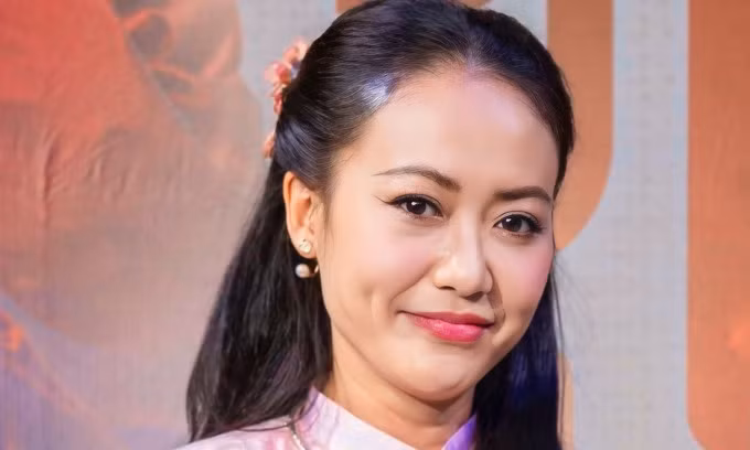 Hồng Ánh tại sự kiện ra mắt vở "Dưới bóng giai nhân". Ảnh: Nguyễn Khánh
