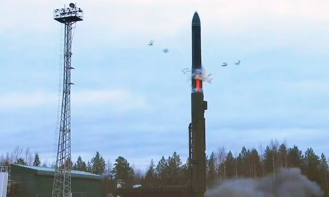 Tên lửa RS-24 Yars của Nga khai hỏa trong đợt diễn tập tháng 12/2023. Ảnh: BQP Nga