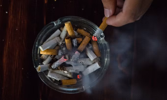 Thuốc lá gây hại cho sức khỏe nên hầu hết các nước áp dụng thuế tiêu thụ đặc biệt. Ảnh: Thành Nguyễn