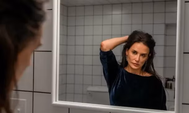Demi Moore trong phim The Substance (Ảnh: Aeon Beta cung cấp)