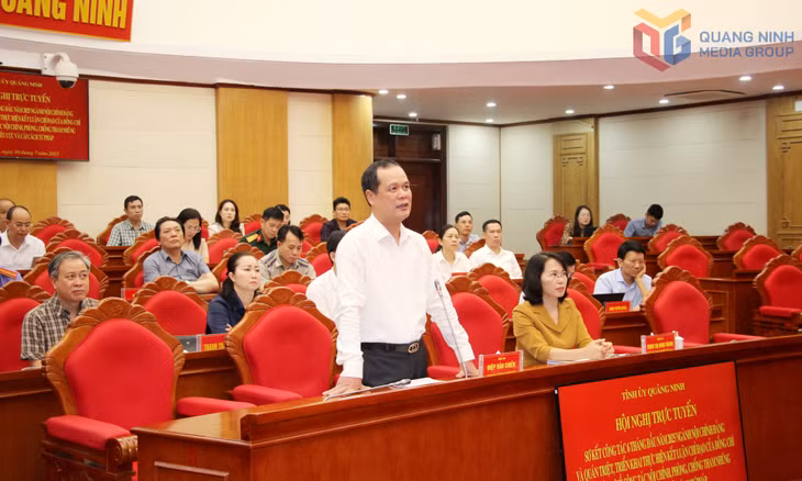 Đồng chí Điệp Văn Chiến, Ủy viên Ban Thường vụ Tỉnh ủy, Trưởng Ban Nội chính Tỉnh ủy, phát biểu tham luận tại điểm cầu tỉnh Quảng Ninh.